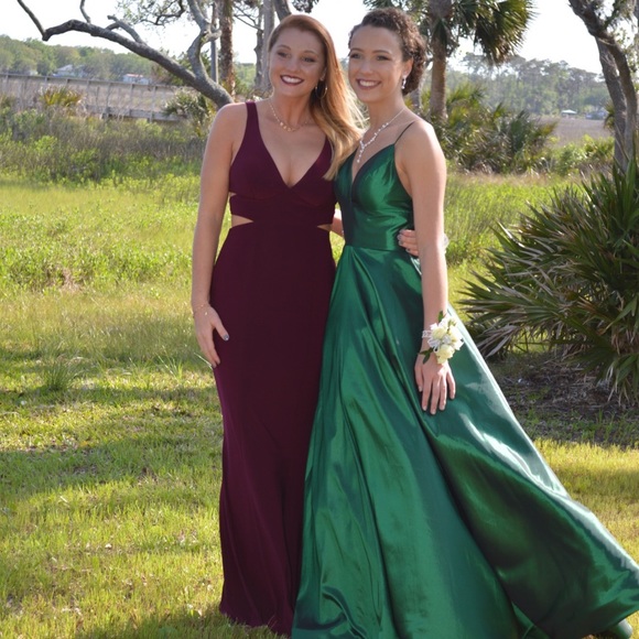 Green Sherri hill dress - Picture 2 of 4